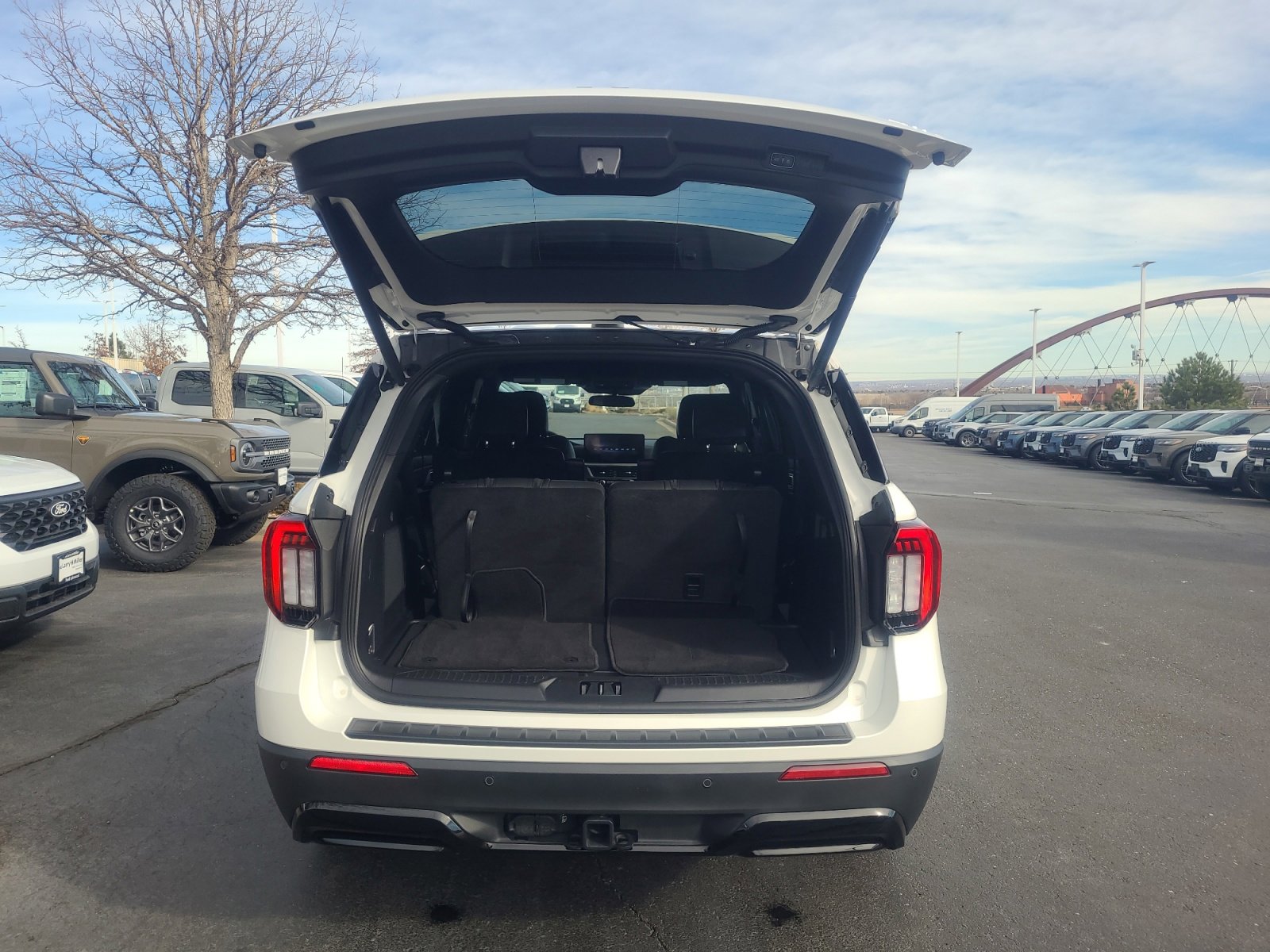 Certified 2025 Ford Explorer ST-Line image 32