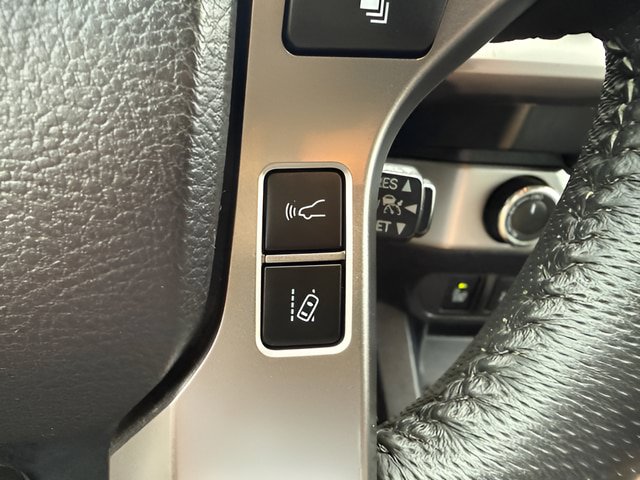 Used 2021 Toyota Tacoma SR5 AWD/4WD image 18