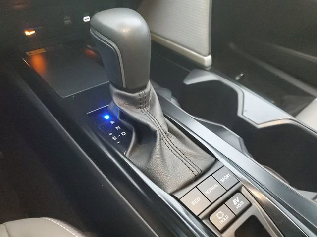 Used 2025 Toyota Camry XSE image 32