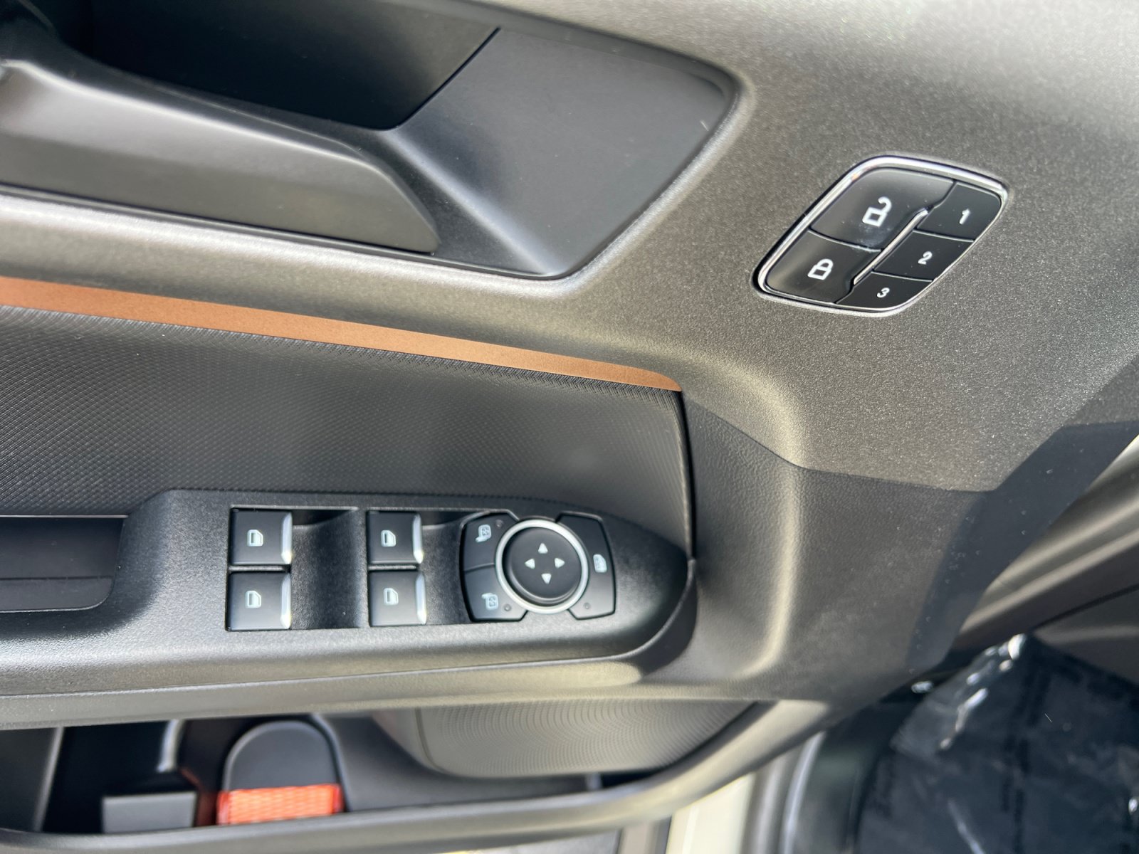 Certified 2025 Ford Bronco Sport Outer Banks w/ Outer Banks Tech Package+ AWD/4WD image 11