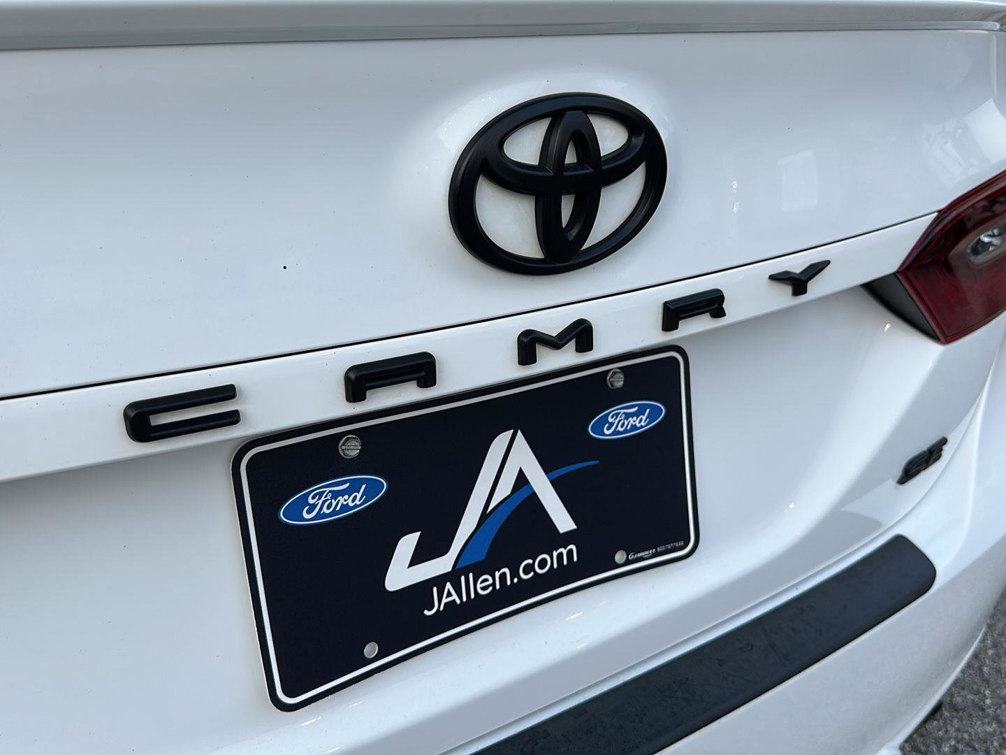 Used 2024 Toyota Camry SE image 17