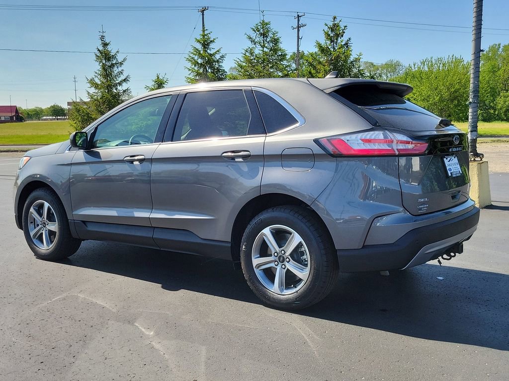 Certified 2023 Ford Edge SEL w/ Convenience Package AWD/4WD image 4