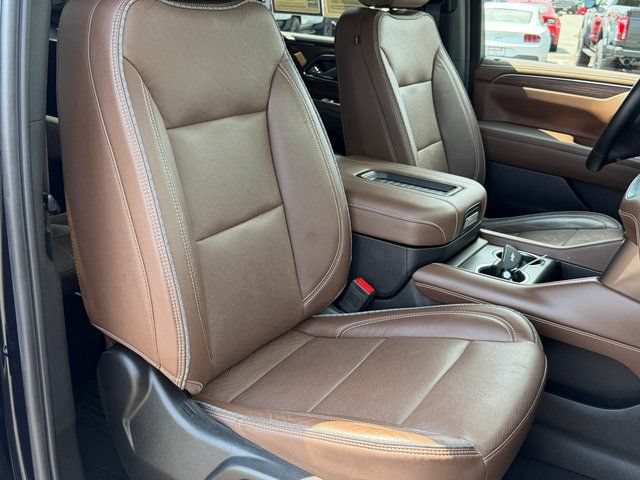 Used 2023 Chevrolet Tahoe High Country AWD/4WD image 32