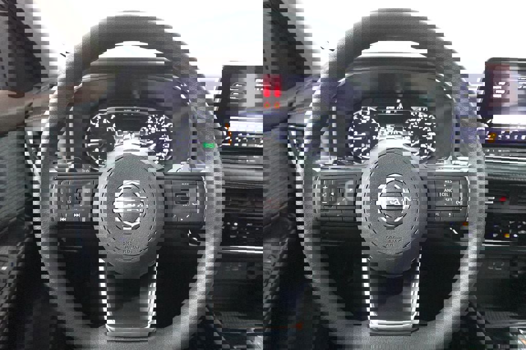 Used 2023 Nissan Rogue S image 14