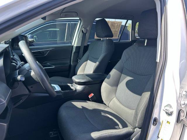 Used 2022 Toyota RAV4 LE FWD image 18