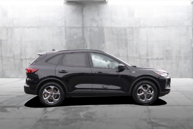 Certified 2025 Ford Escape ST-Line FWD image 5