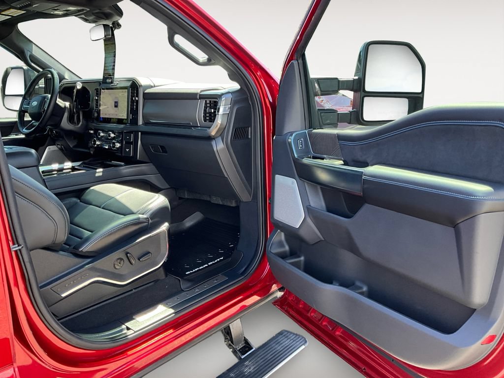 Certified 2025 Ford F350 Platinum AWD/4WD image 9