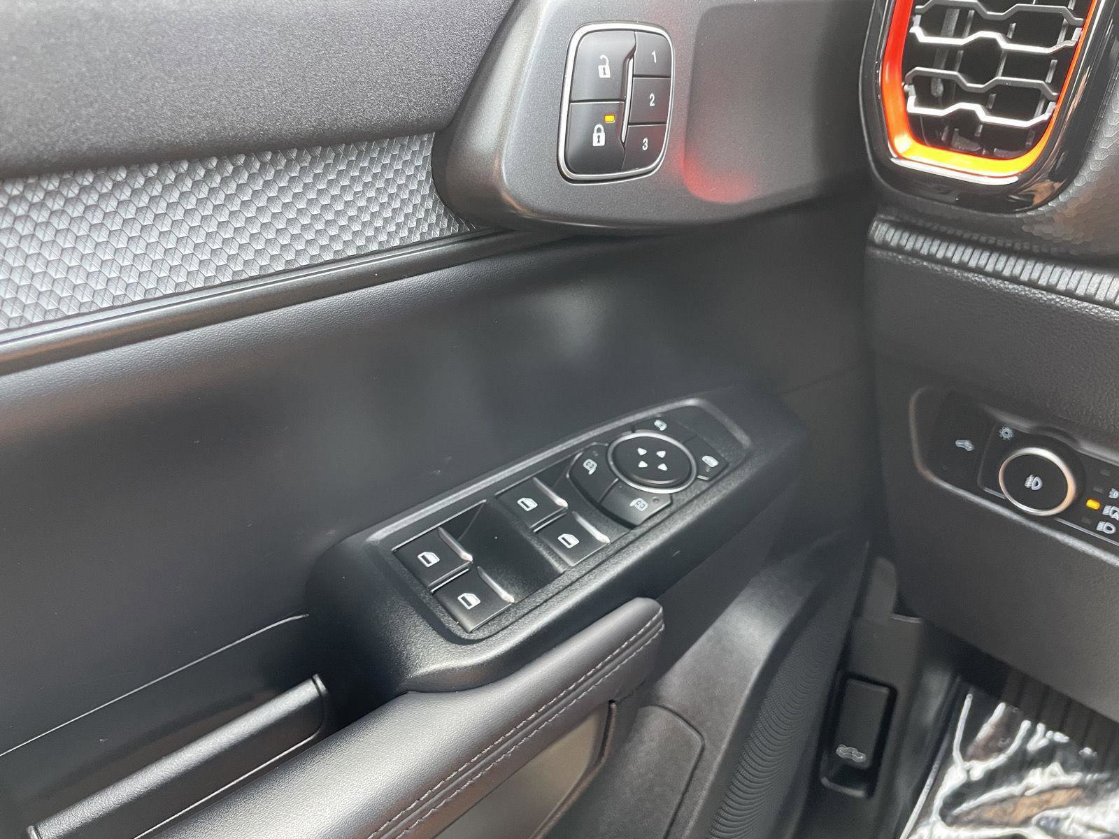 Certified 2024 Ford Ranger Raptor AWD/4WD image 30