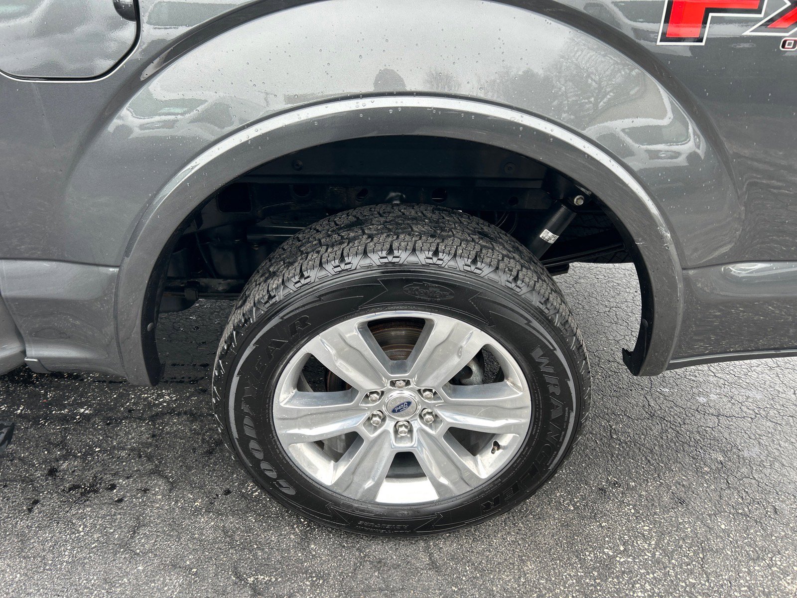 Certified 2019 Ford F150 Platinum w/ Equipment Group 701A Luxury image 32