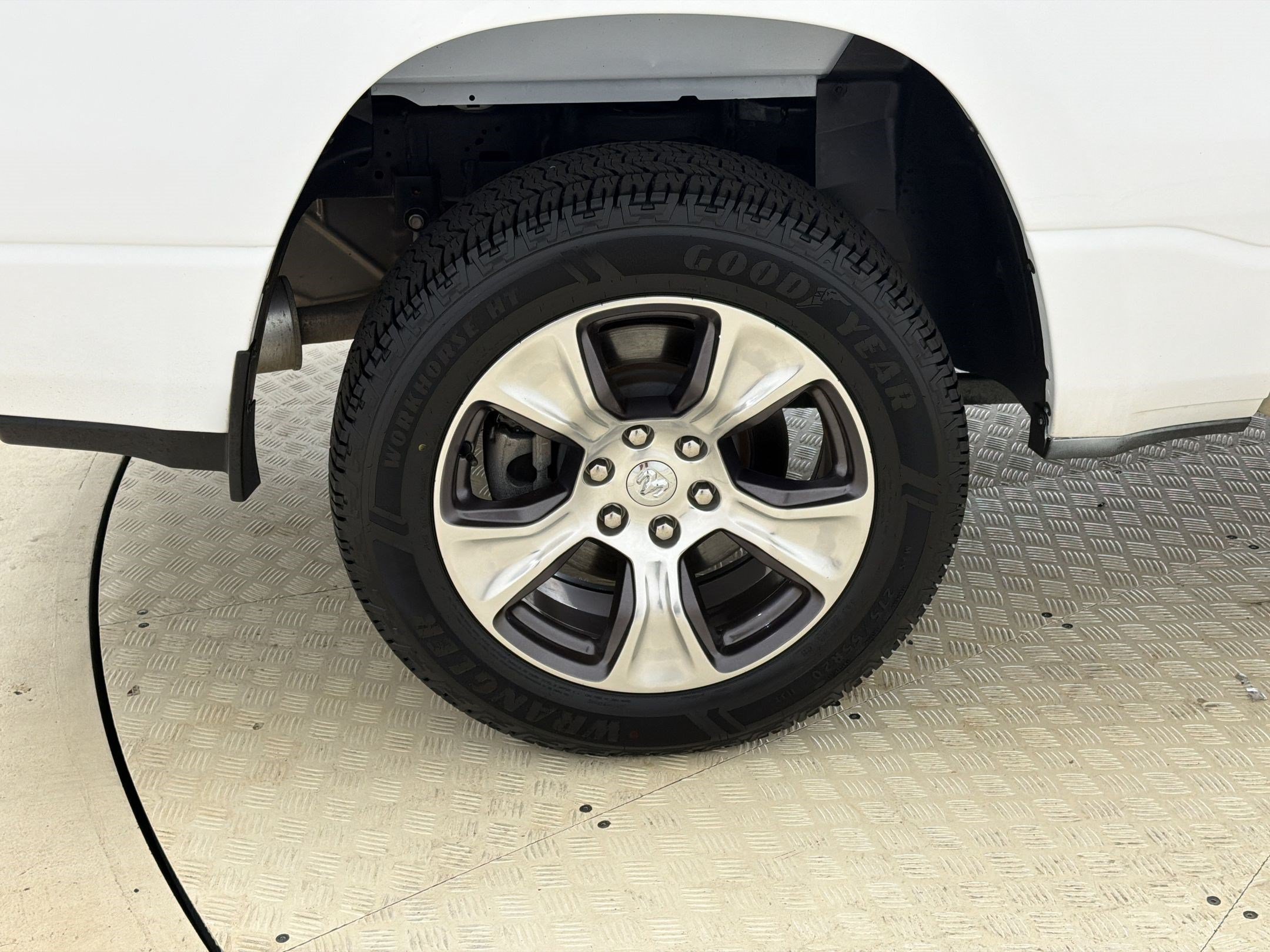 Used 2024 RAM 1500 Laramie RWD image 13