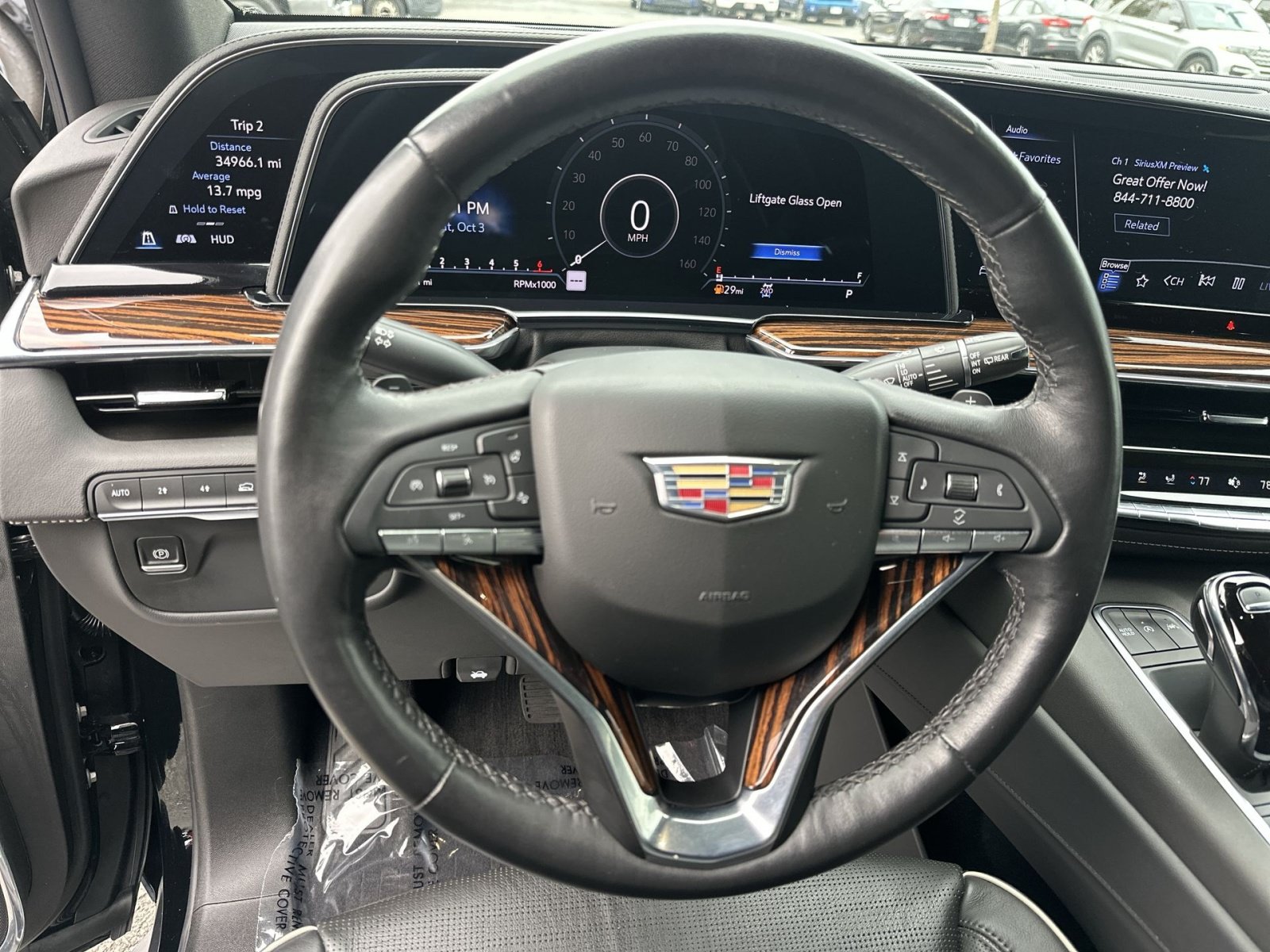 Used 2022 Cadillac Escalade Premium Luxury AWD/4WD image 17