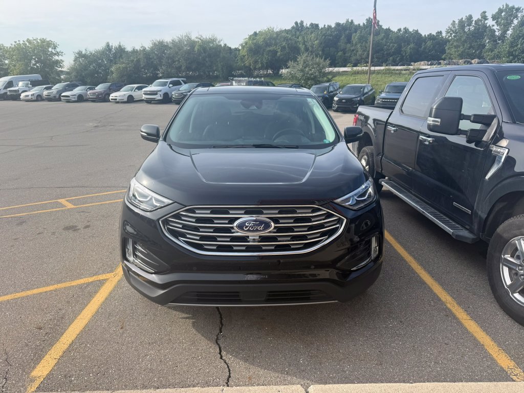 Certified 2023 Ford Edge Titanium w/ Equipment Group 301A AWD/4WD image 2