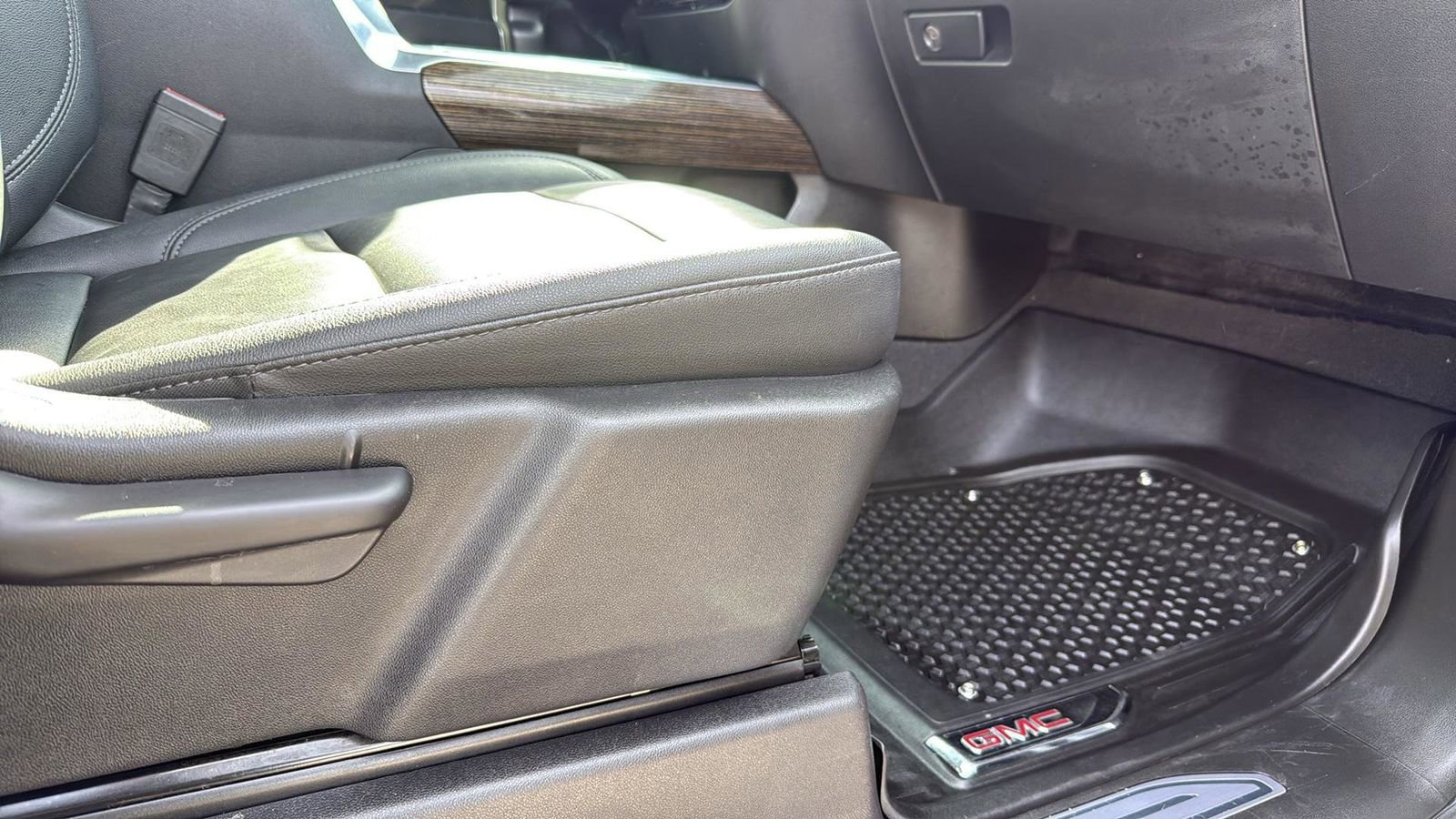 Used 2022 GMC Sierra 1500 Elevation w/ Elevation Premium Package image 25