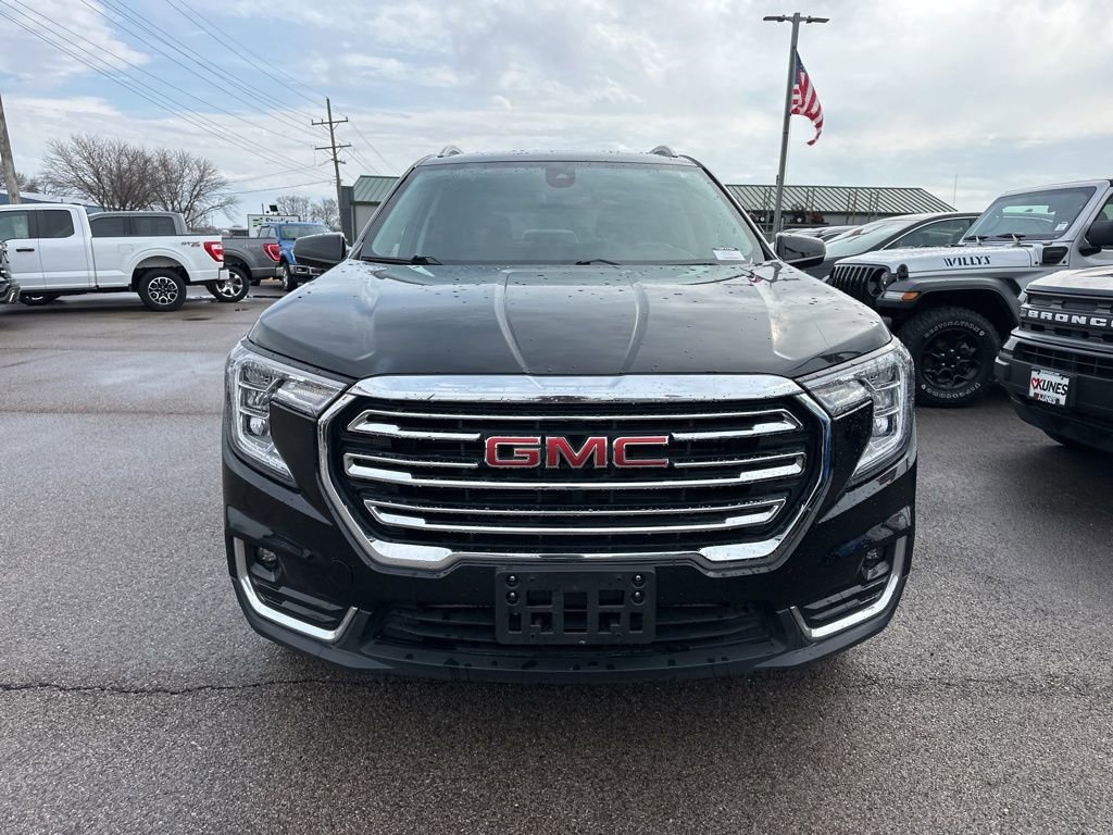 Used 2024 GMC Terrain SLT image 20