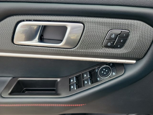 Certified 2025 Ford Explorer ST AWD/4WD image 17