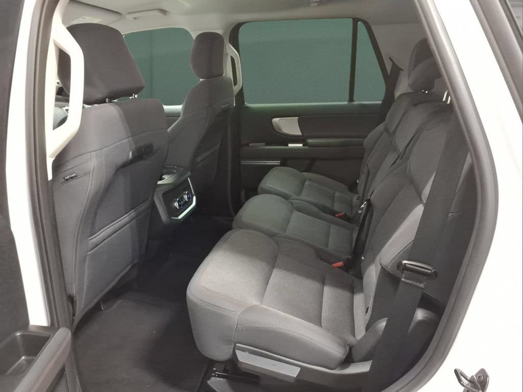 Certified 2025 Ford Expedition Active AWD/4WD image 24
