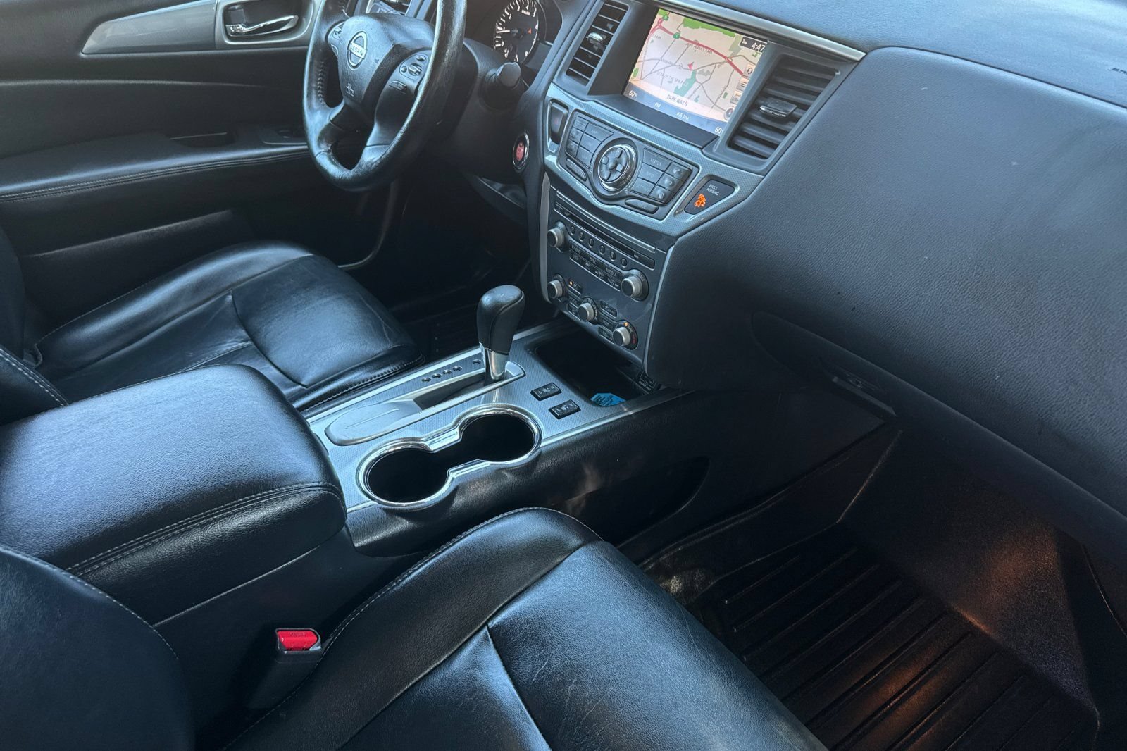 Used 2020 Nissan Pathfinder SL FWD image 9