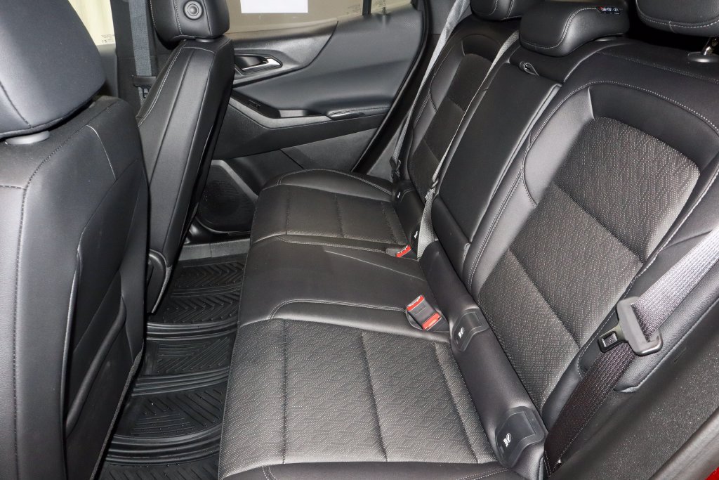 Used 2025 Chevrolet Equinox LT w/ Convenience Package II FWD image 22