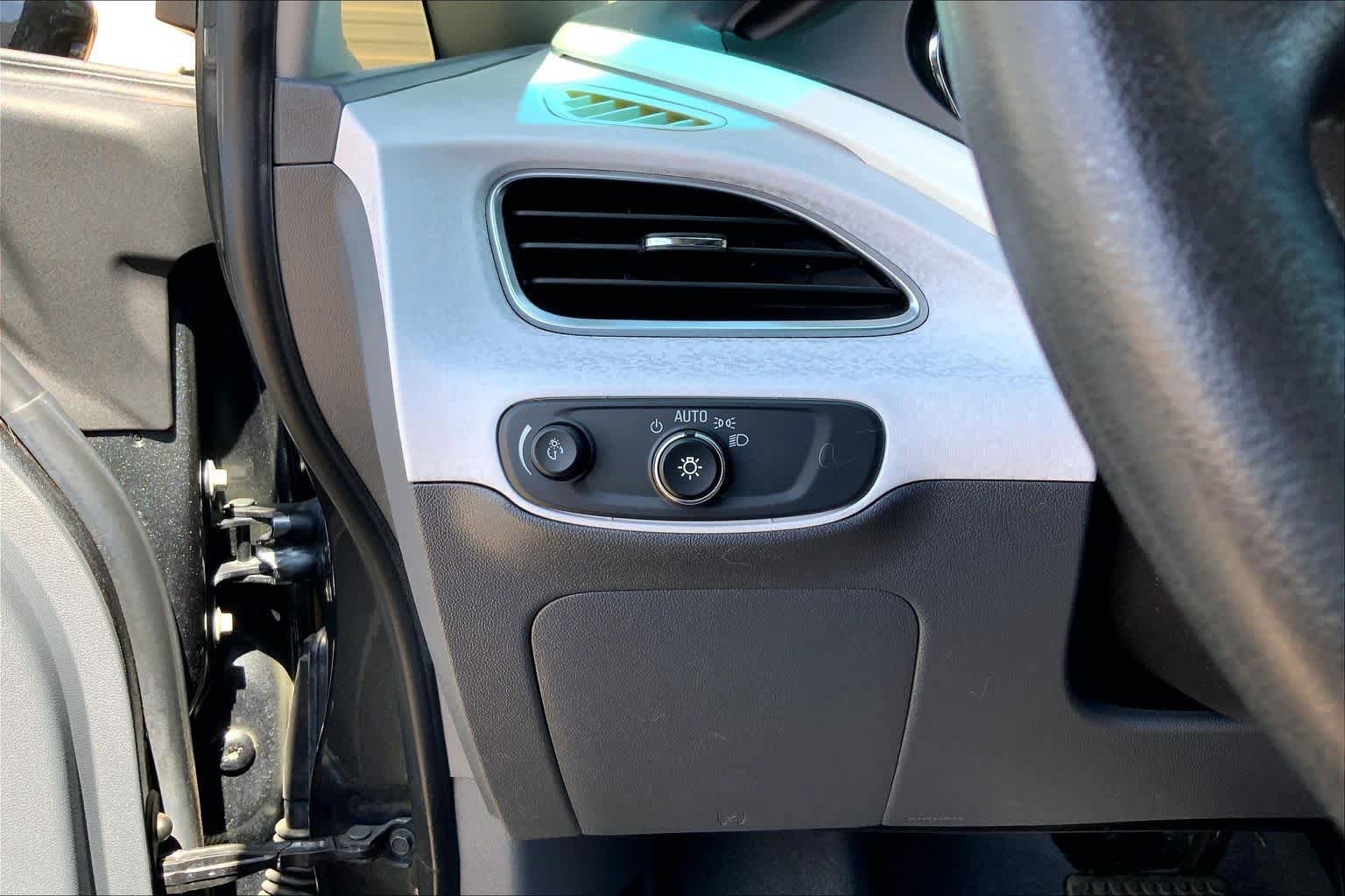 Used 2017 Chevrolet Bolt LT FWD image 33