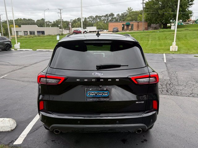 Certified 2024 Ford Escape ST-Line w/ Tech Pack #1 AWD/4WD image 5