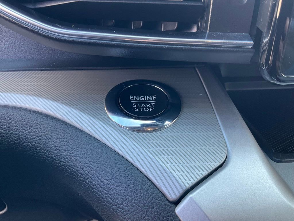 Certified 2022 Ford Explorer XLT w/ Equipment Group 202A image 37