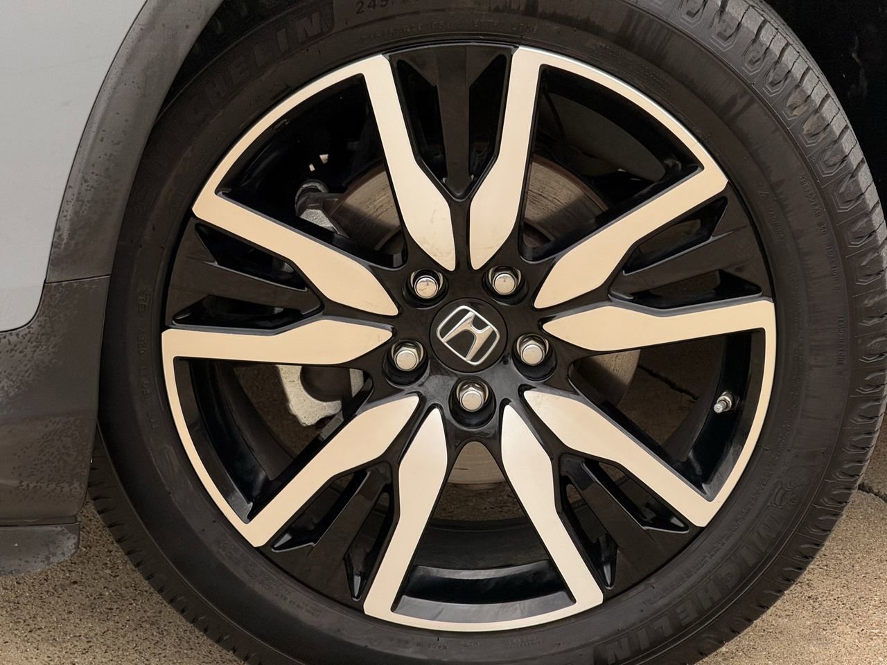 Used 2022 Honda Pilot Touring image 9