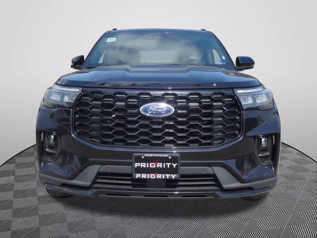 Certified 2025 Ford Explorer ST-Line AWD/4WD image 5