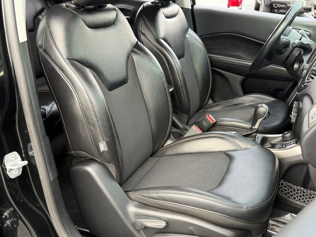 Used 2017 Jeep Compass Latitude AWD/4WD image 9