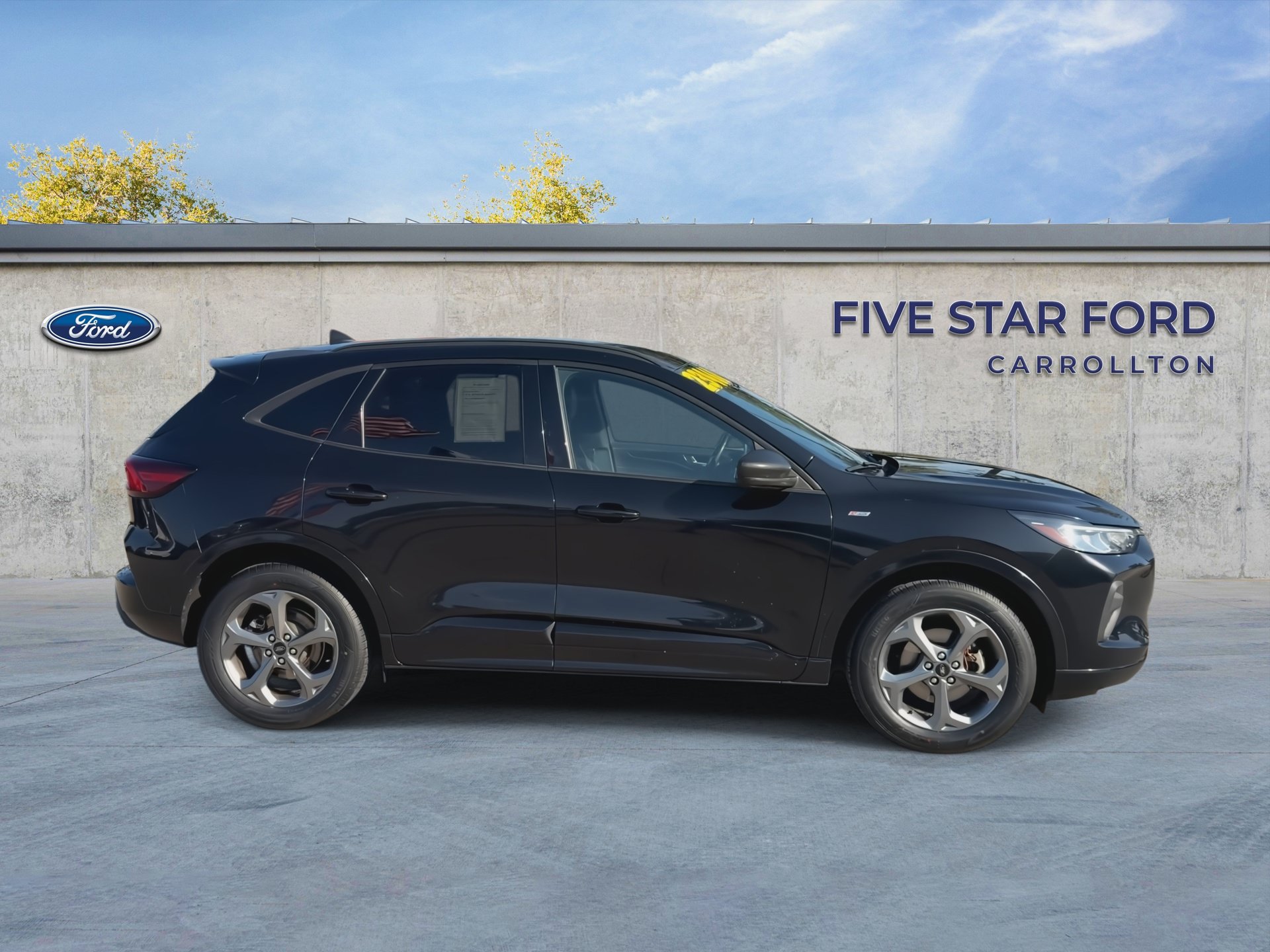 Certified 2023 Ford Escape ST-Line AWD/4WD image 9