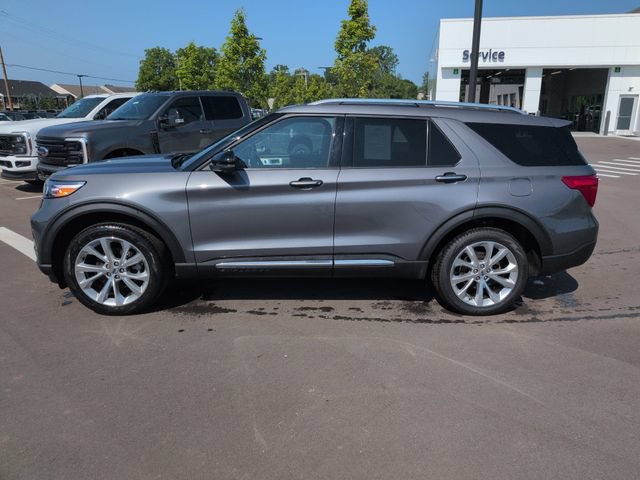 Certified 2022 Ford Explorer Platinum w/ Equipment Group 601A AWD/4WD image 2