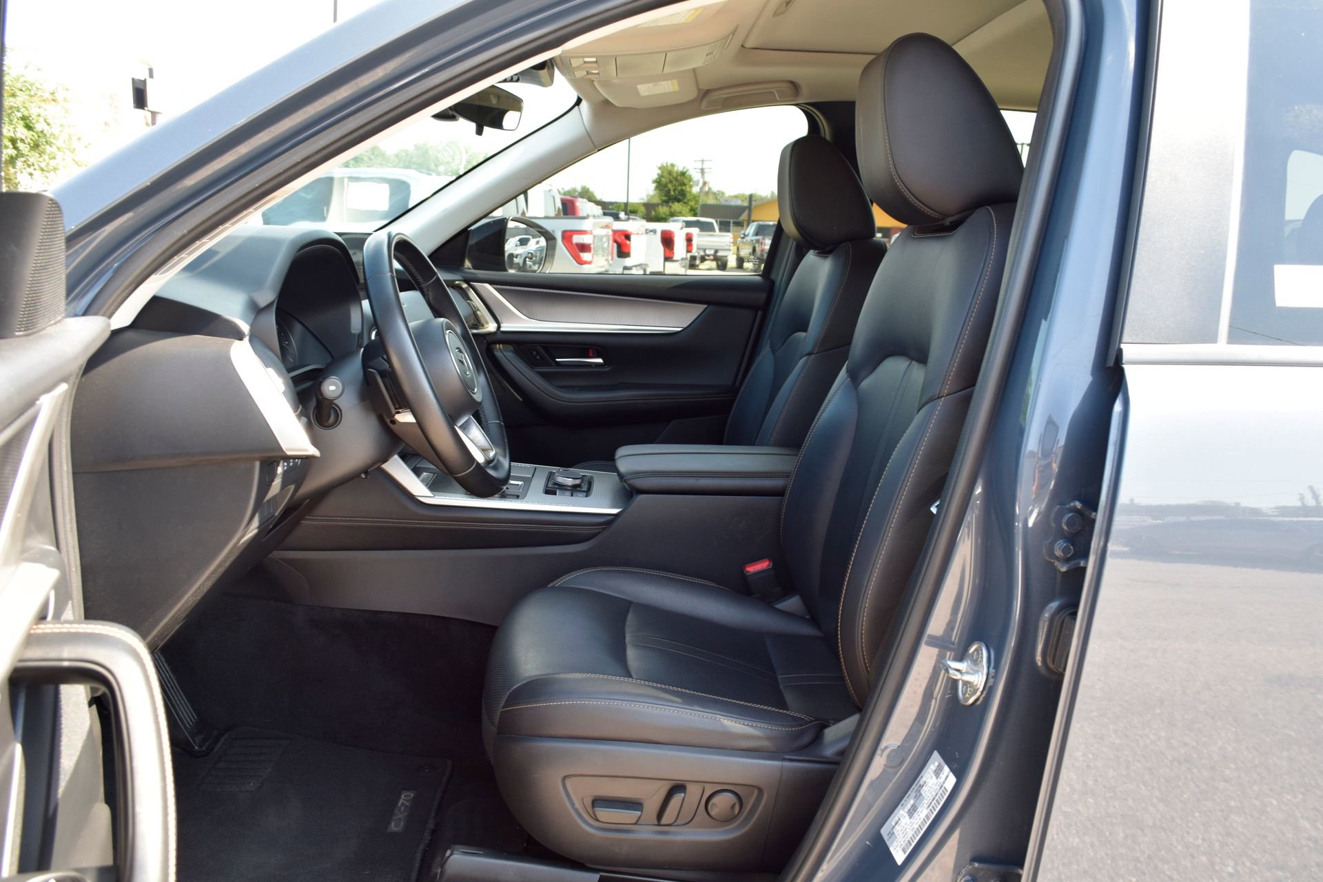 Used 2025 MAZDA CX-70 3.3 Turbo w/ Preferred Package AWD/4WD image 18