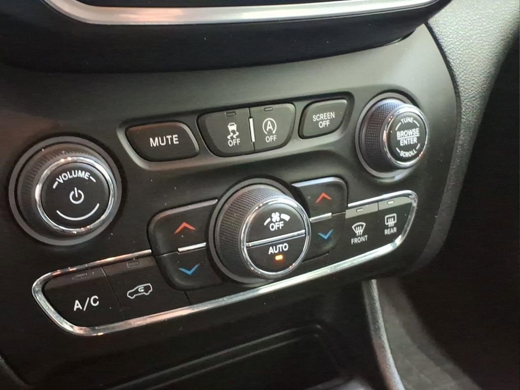 Used 2021 Jeep Cherokee Latitude Lux 80th Anniv w/ Quick Order Package 26U 80TH AWD/4WD image 7