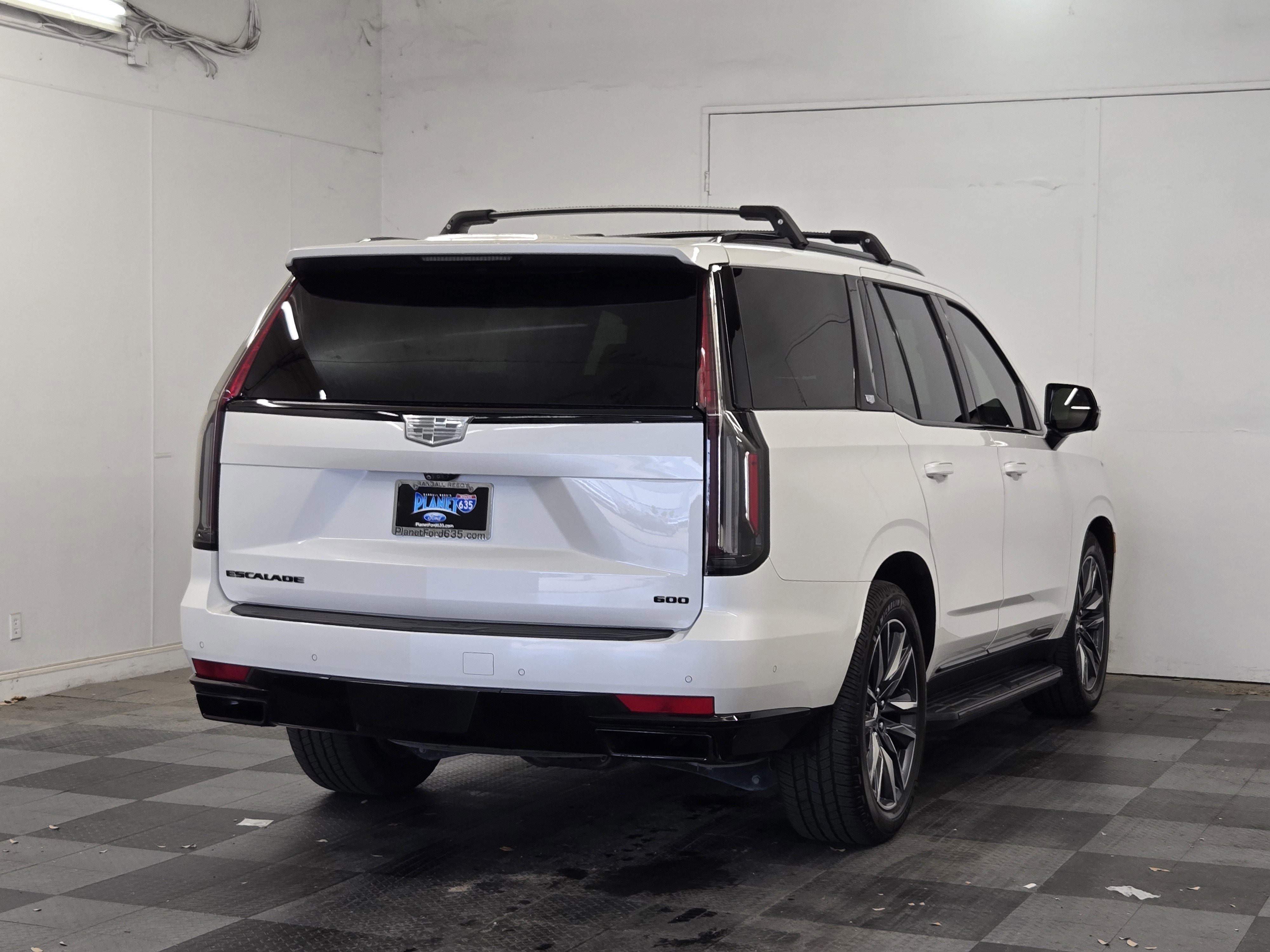 Used 2021 Cadillac Escalade Sport w/ Driver Assist Tech Package video 4