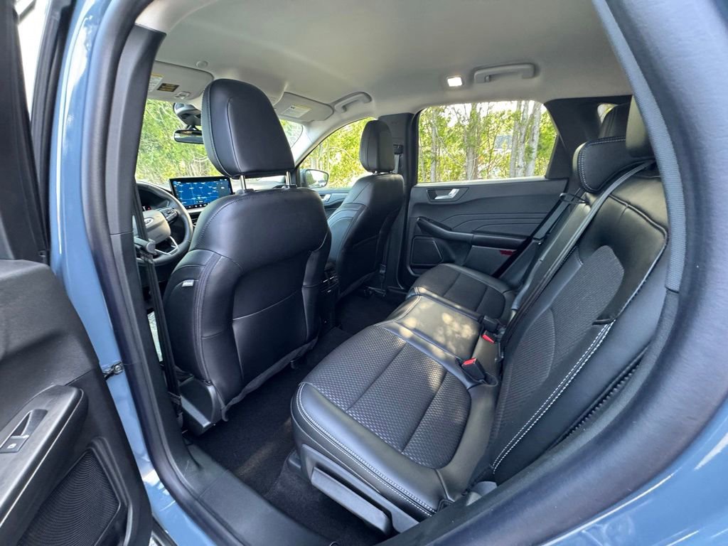 Certified 2025 Ford Escape SE w/ Class II Trailer Tow Package FWD image 9