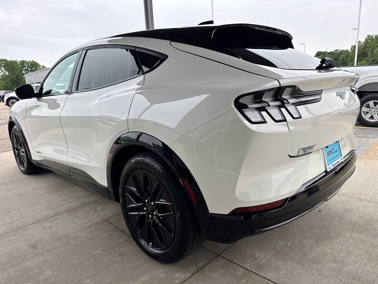 Certified 2025 Ford Mustang Mach-E Premium w/ Sport Appearance Package AWD/4WD image 5