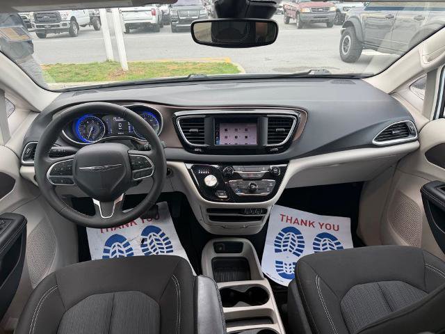 Used 2023 Chrysler Voyager LX FWD image 15