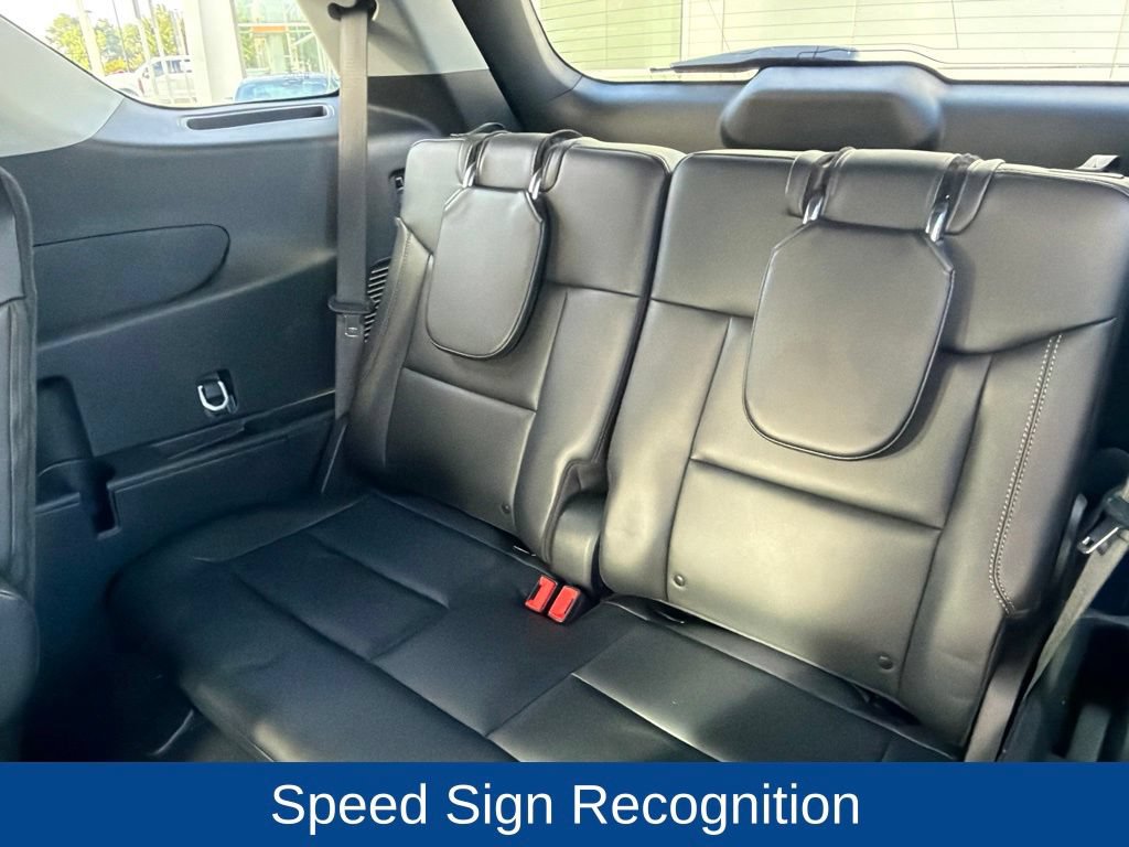 Certified 2024 Ford Explorer XLT w/ Equipment Group 202A RWD image 17