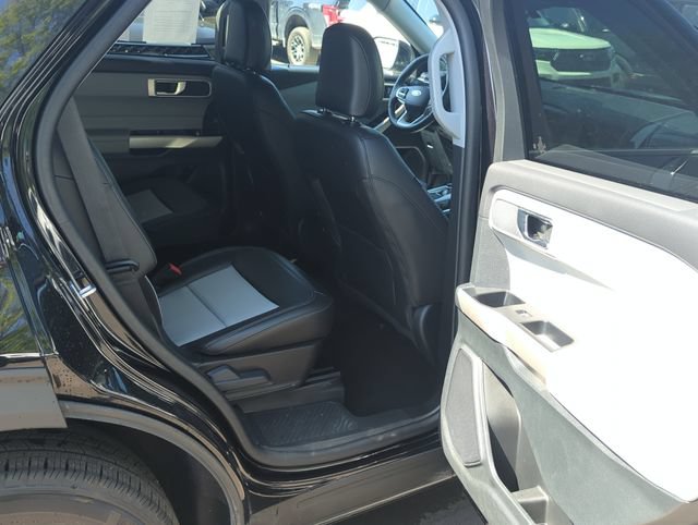 Certified 2024 Ford Explorer XLT w/ Equipment Group 202A AWD/4WD image 19