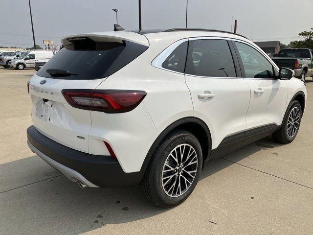 Certified 2025 Ford Escape SE w/ PHEV Premium Package FWD image 7