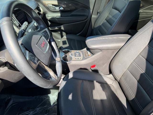 Used 2024 GMC Terrain Denali w/ Denali Premium Package AWD/4WD image 10