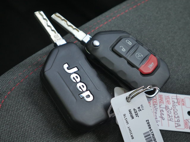 Used 2024 Jeep Wrangler Rubicon w/ Technology Group AWD/4WD image 34