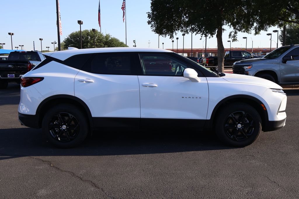Used 2025 Chevrolet Blazer LT AWD/4WD image 12