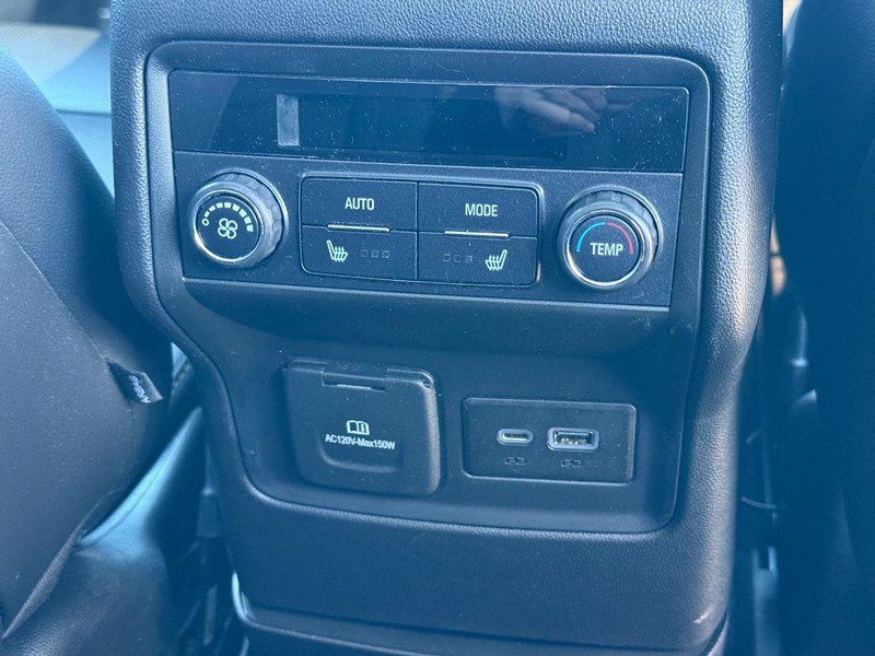 Used 2022 GMC Acadia SLT w/ Technology Package image 16