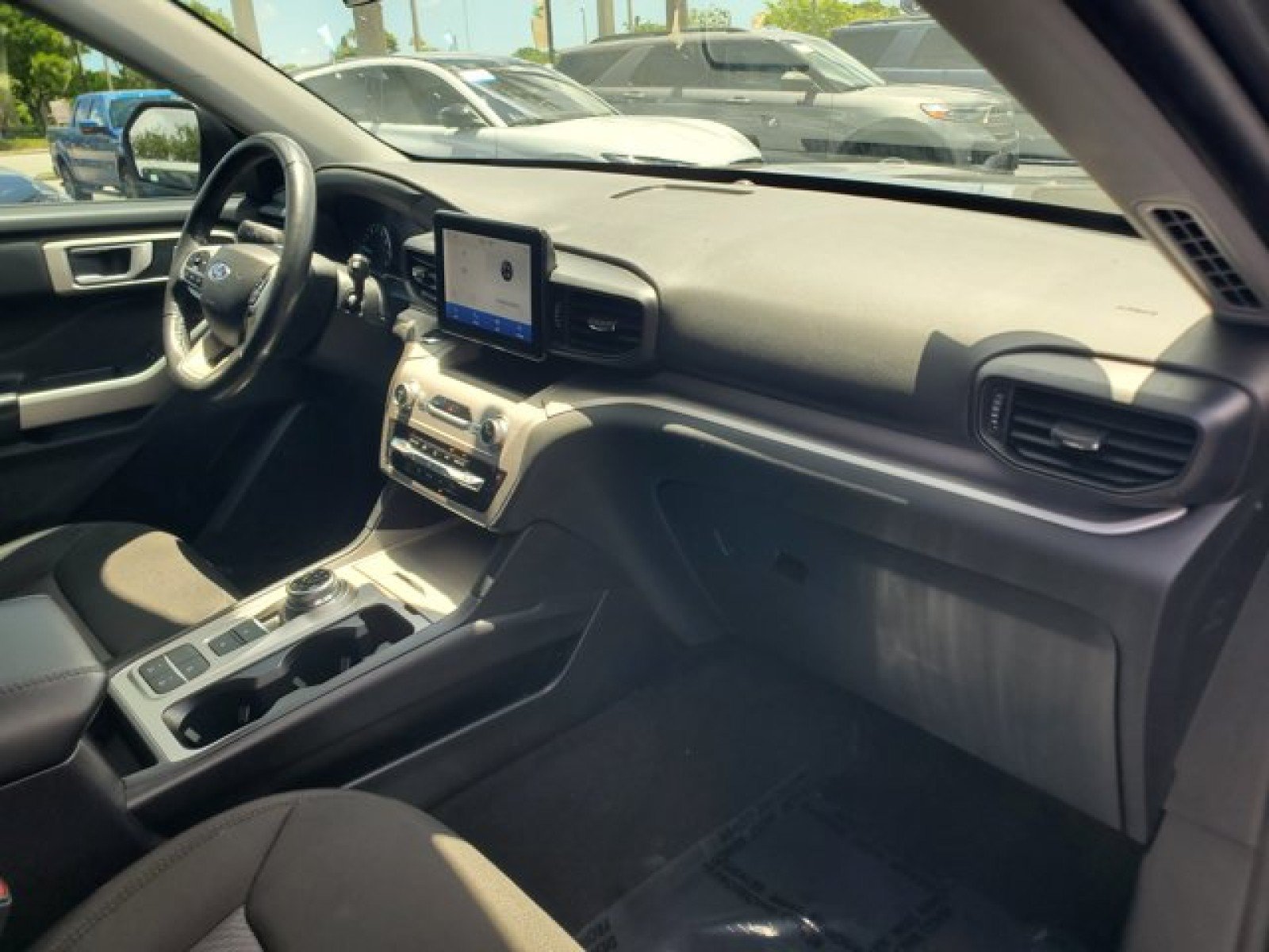 Certified 2023 Ford Explorer XLT RWD image 34