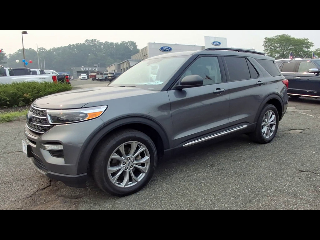 Certified 2023 Ford Explorer XLT w/ Equipment Group 202A AWD/4WD image 4