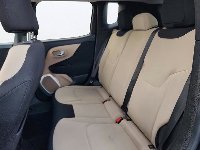Used 2017 Jeep Renegade Latitude FWD image 24