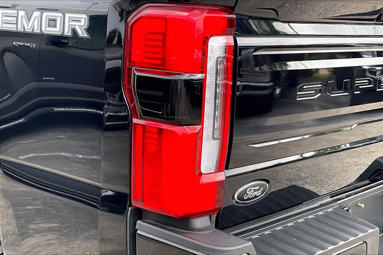 Certified 2025 Ford F250 Platinum w/ Tremor Off-Road Package AWD/4WD image 26