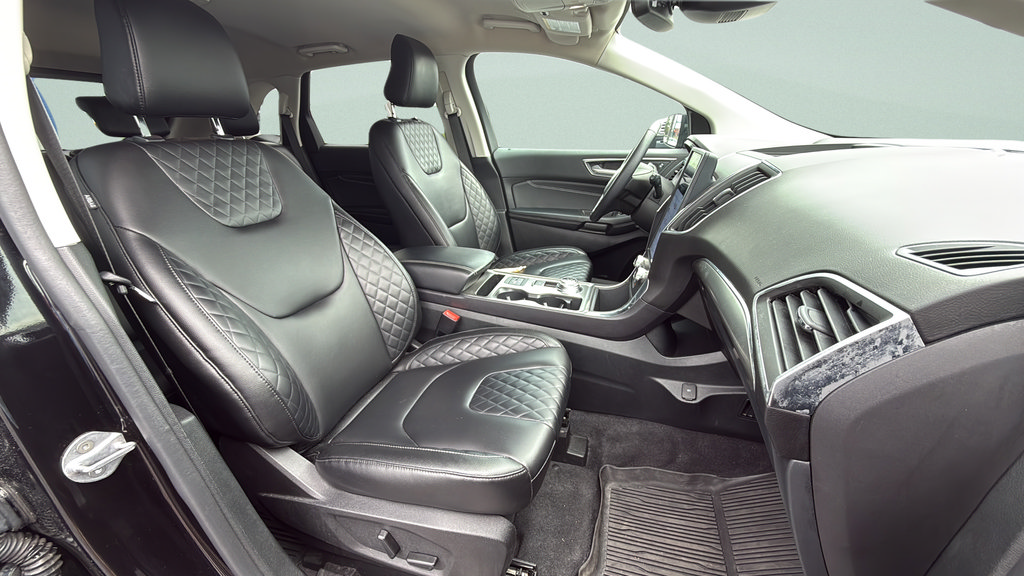 Certified 2024 Ford Edge Titanium AWD/4WD image 19
