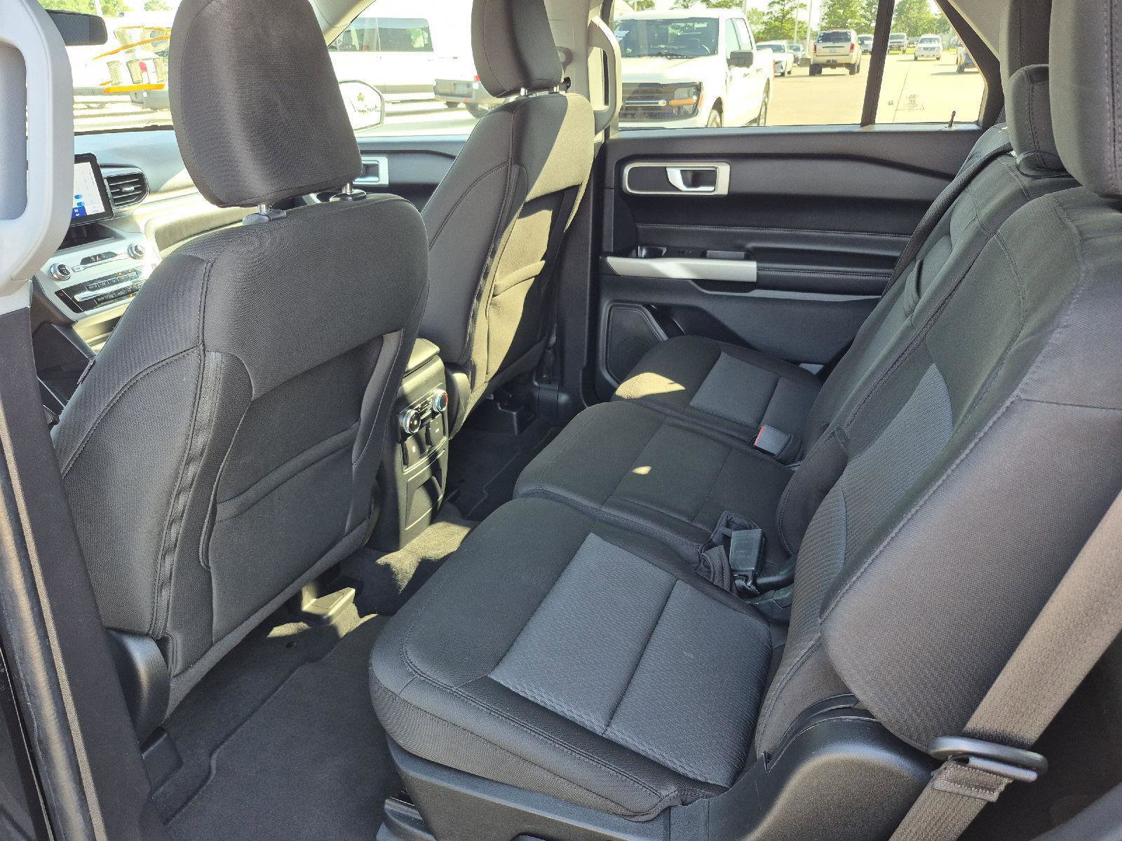 Certified 2022 Ford Explorer XLT RWD image 9