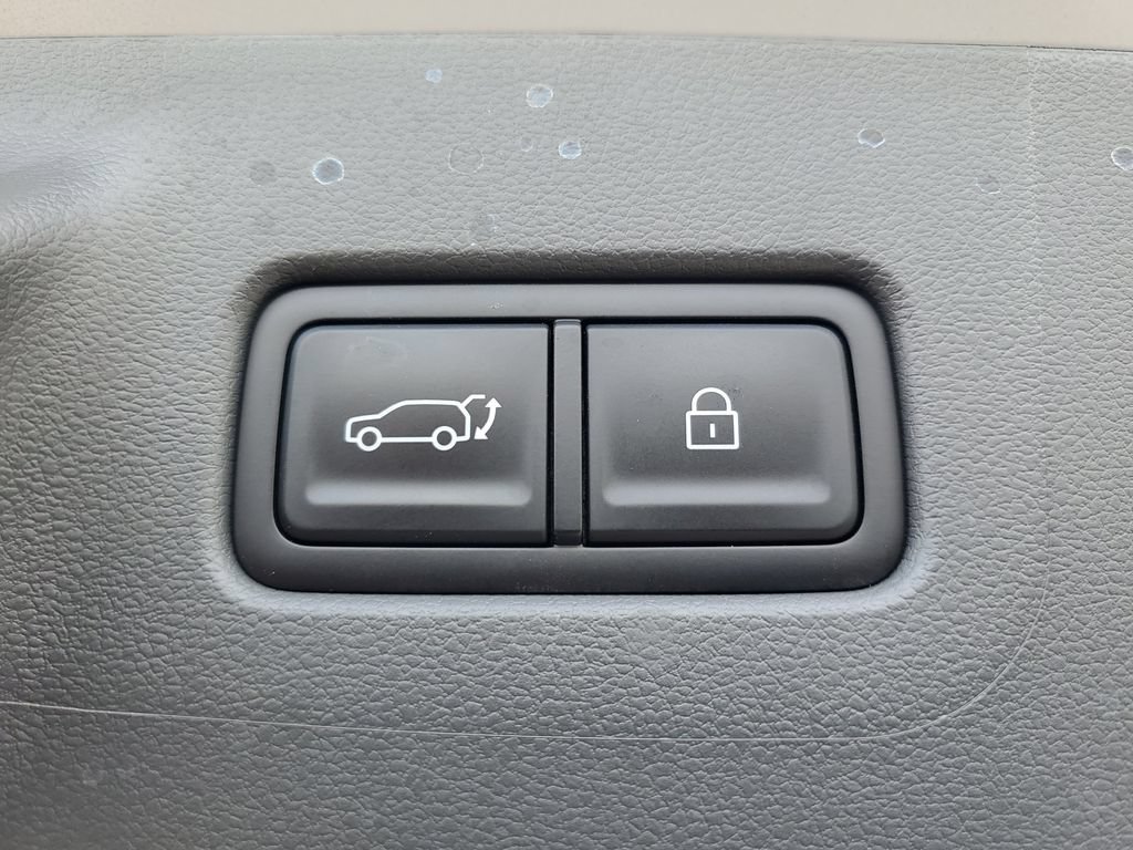 Used 2026 Hyundai Santa Fe SE FWD image 6